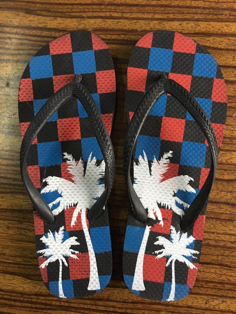 Closeout Black Grey Rubber Flip Flops Slippers For Men And Women