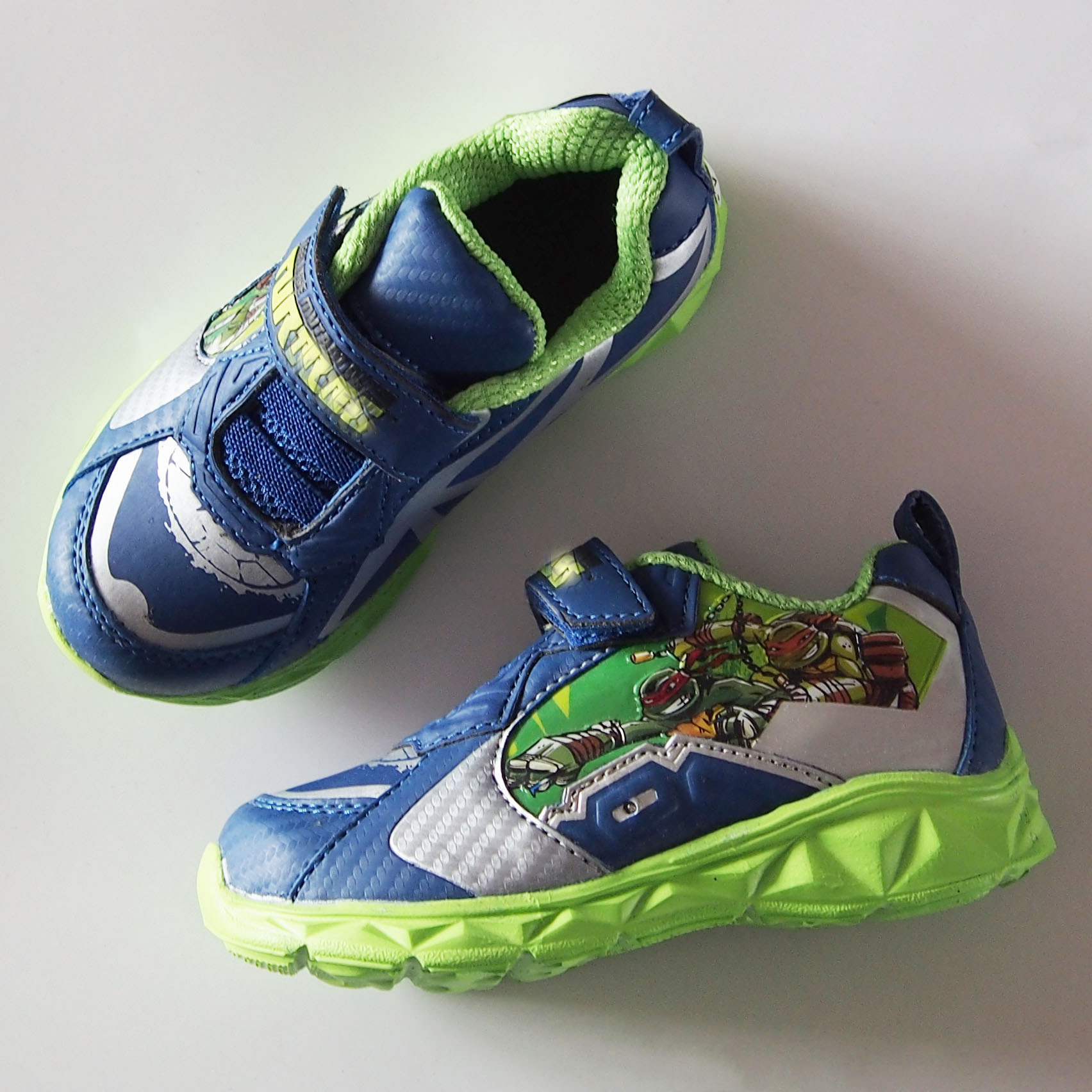 export surplus children athletic shoes