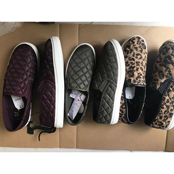 slip on shoes export stock