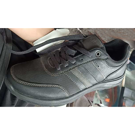 black casual shoe