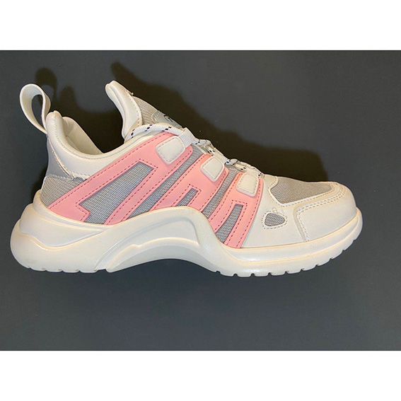 sport shoes stock for women